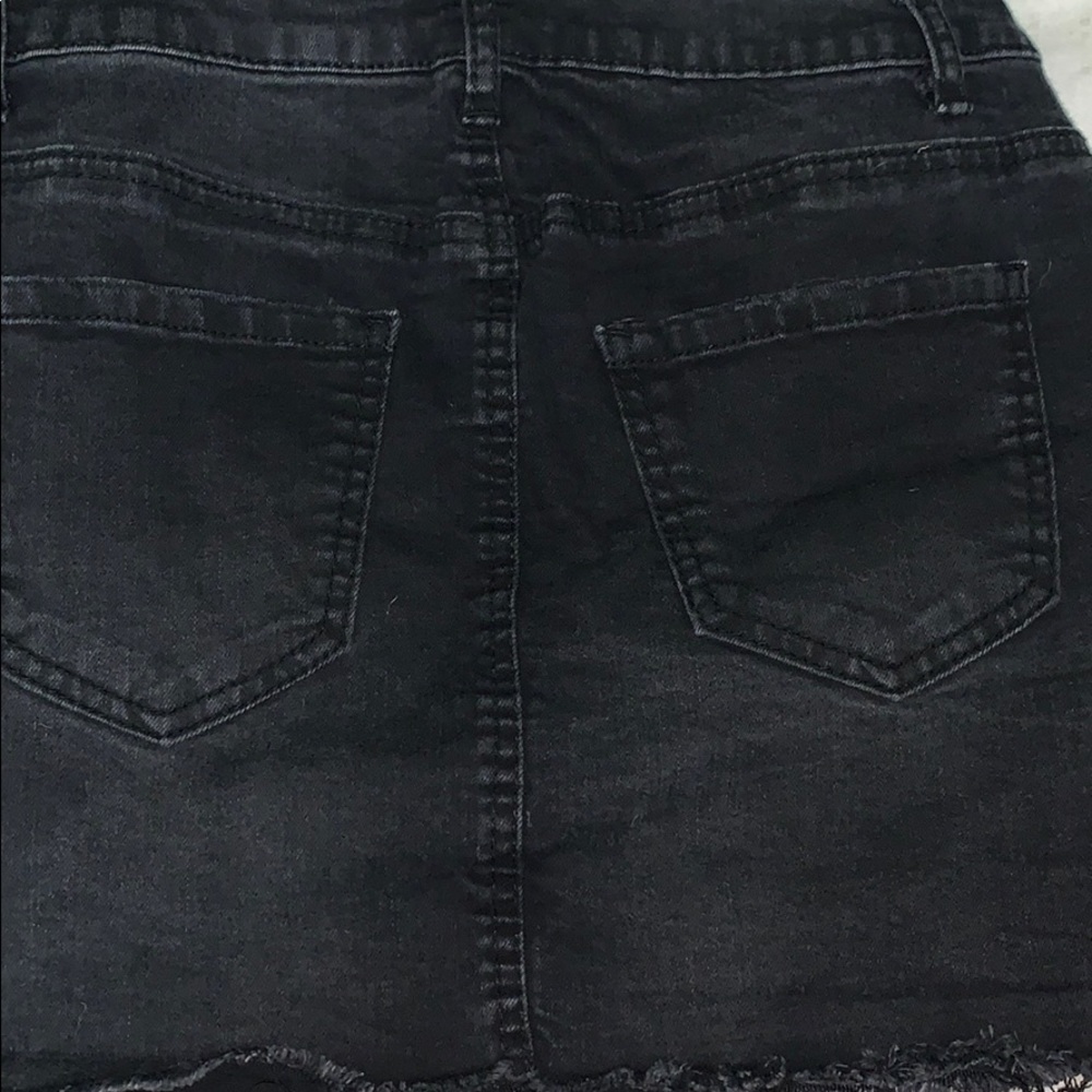 BLACK RIPPED JEAN SKIRT! - Picture 4 of 4